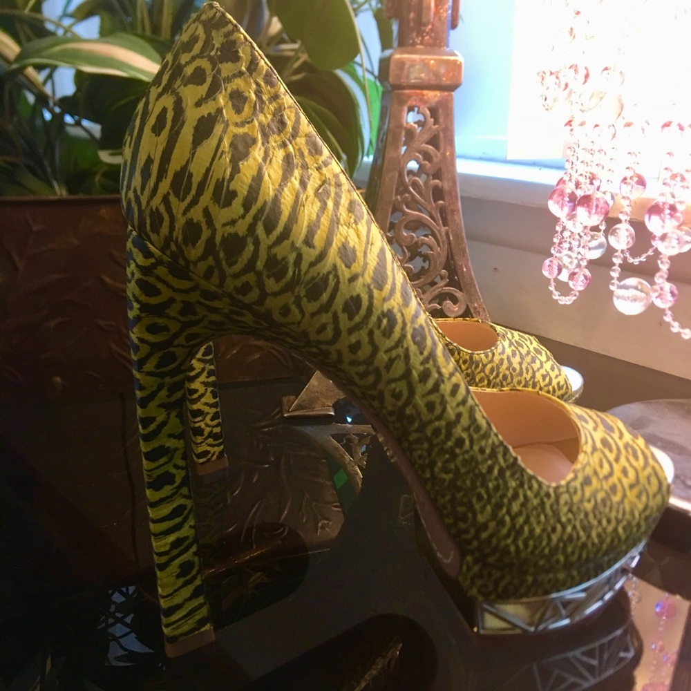 Heels - Picture 7 of 8
